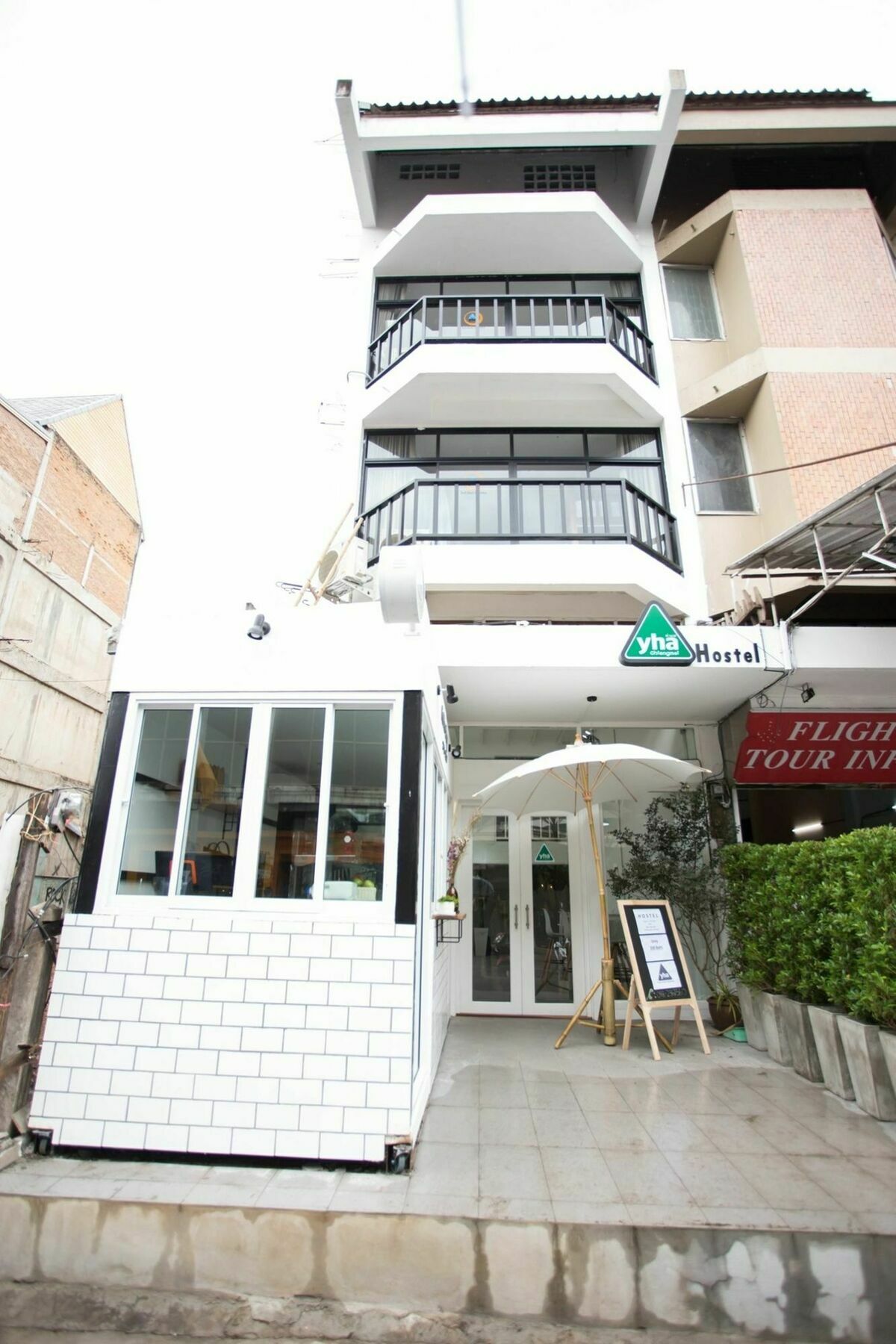 Yha Thapae Station Chiang Mai Exterior foto
